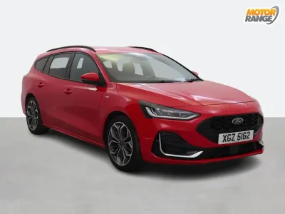Usado Ford Focus ST-Line 125 CV (91 kW) 2022 Rojo Familiar
