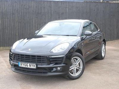 Black Used 2016 Porsche Macan SUV | £16,000 (Fair price)