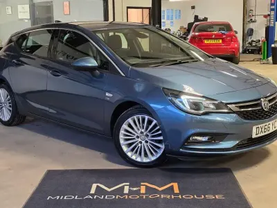 Used Vauxhall Astra Elite 105 HP (77 kW) 2016 Blue Hatchback
