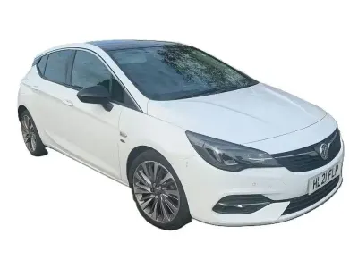Używany Vauxhall Astra Edition 122 KM (89 kW) 2021 Biały Hatchback