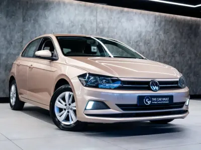 Usado VW Polo SE 65 HP (47 kW) 2019 Bege Citadino