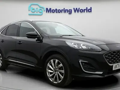 Käytetty Ford Kuga Vignale 224 HP (164 kW) 2023 Katumaasturi