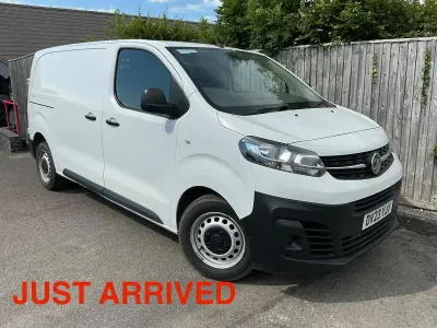 Used Vauxhall Vivaro S 100 HP (73 kW) 2023 White MPV