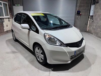 Used Honda Jazz ES 2015 White Hatchback