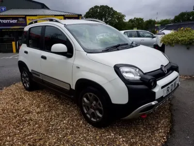 Used Fiat Panda Cross Cross 90 HP (66 kW) 2016 White Hatchback