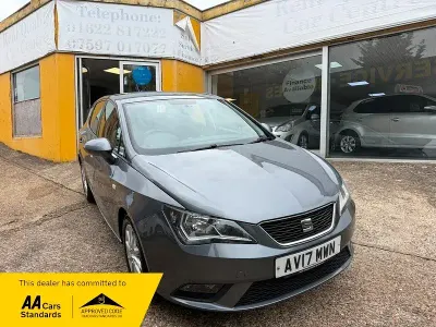 Usado Seat Ibiza SE 90 CV (66 kW) 2017 Gris Utilitario