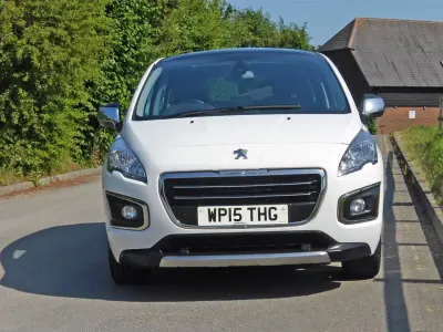 Used Peugeot 3008 Allure 130 HP (95 kW) 2015 Glacier white Estate