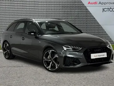 Używany Audi A4 Black Edition 200 KM (147 kW) 2023 Szary Kombi