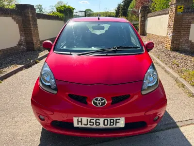 Gebraucht Toyota Aygo Sport 67 PS (49 kW) 2006 Rot Kleinwagen