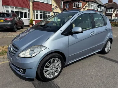 Used Mercedes A160 Elegance 2010 Blue Hatchback