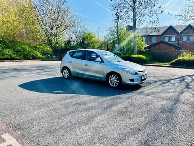 Second-hand Hyundai i30 Comfort 116 CP (85 kW) 2010 Argintiu Hatchback