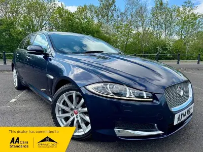 Używany Jaguar XF Premium Luxury 2014 Niebieski Kombi