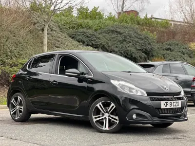 Begagnad Peugeot 208 GT-line 110 HK (80 kW) 2019 Svart Halvkombi