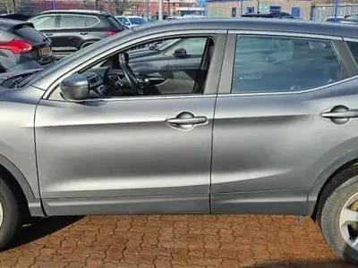 Used Nissan Qashqai Acenta Premium 115 HP (84 kW) 2018 Gunmetal grey SUV