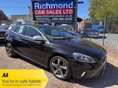Begagnad Volvo V40 R-Design 190 HK (139 kW) 2016 Svart Halvkombi
