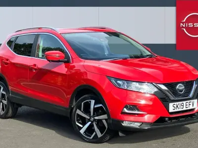 Used Nissan Qashqai N-Connecta 140 HP (102 kW) 2019 Red SUV