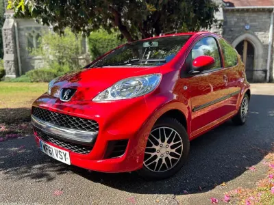 Used Peugeot 107 68 HP (50 kW) 2011 Red Hatchback