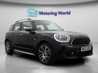 Używany Mini Cooper Countryman Exclusive 136 KM (100 kW) 2023 Czarny SUV