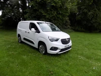 Used Vauxhall Combo Sportive 100 HP (73 kW) 2021 White MPV
