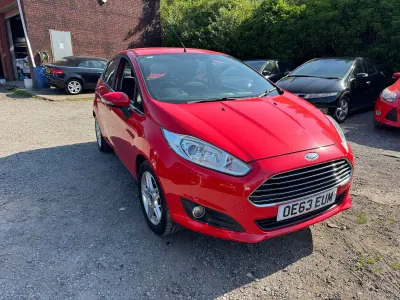 Usado Ford Fiesta Zetec 2013 Vermelho Citadino