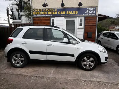 Used Suzuki SX4 SZ4 120 HP (88 kW) 2013 White SUV