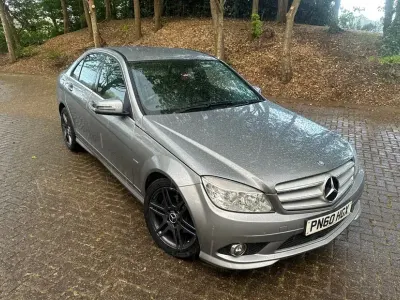 Begagnad Mercedes C180 156 HK (114 kW) 2010 Silver Sedan