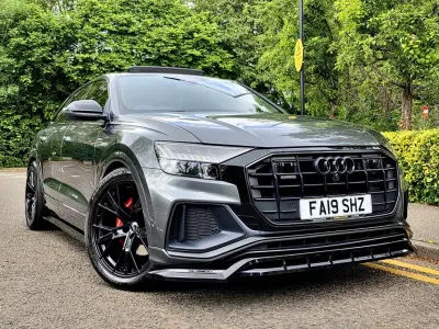 Used Audi Q8 Advanced 286 HP (210 kW) 2019 Grey SUV