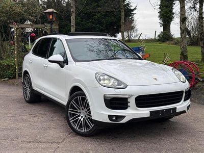 White Used 2017 Porsche Cayenne Platinum Edition SUV | £22,950 (Fair price)