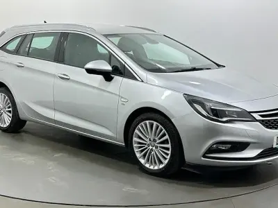 Used Vauxhall Astra Elite 150 HP (110 kW) 2019 Silver Estate