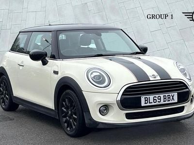 Usado Mini Cooper Classic 136 HP (100 kW) 2019 Branco Citadino