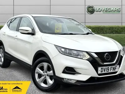 Used Nissan Qashqai Acenta Premium 115 HP (84 kW) 2019 White SUV