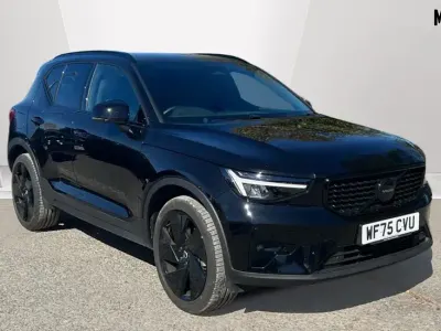 Usado Volvo XC40 Plus 197 CV (144 kW) 2025 Negro SUV