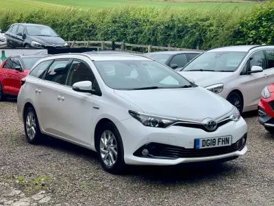Used Toyota Auris Hybrid