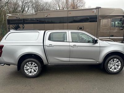 New Isuzu D-Max 2025 Silver Pickup