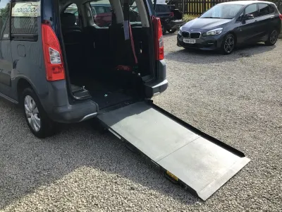 Używany Citroën Berlingo XTR 90 KM (66 kW) 2011 Niebieski Minivan