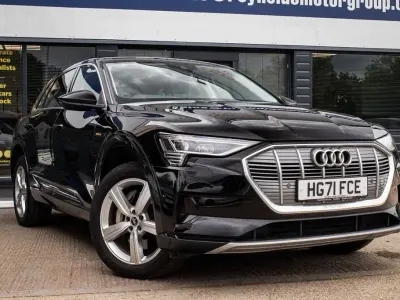Usado Audi e-tron Comfort 11 kW (15 HP) 2021 Preto SUV