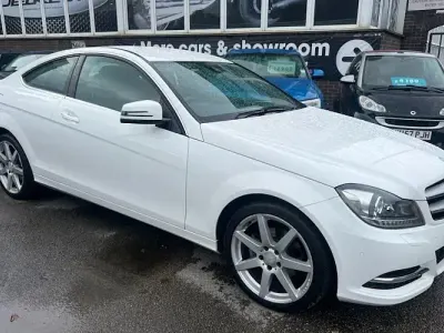 Used Mercedes C220 Executive 170 HP (125 kW) 2014 White Coupe