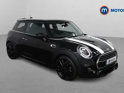Begagnad Mini Cooper Hatch 136 HK (100 kW) 2020 Svart Halvkombi