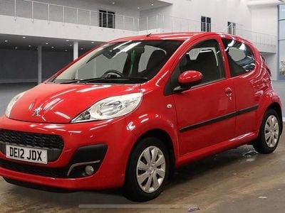Used Peugeot 107 Active 68 HP (50 kW) 2012 Red Hatchback
