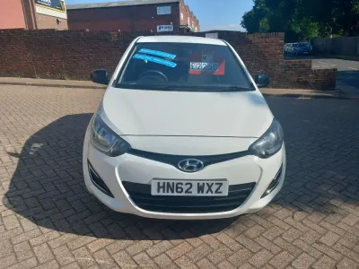 Used Hyundai i20 Classic 85 HP (62 kW) 2012 White Hatchback