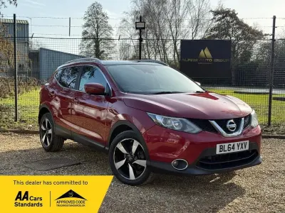 Used Nissan Qashqai N-TEC 110 HP (80 kW) 2014 Red SUV