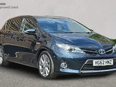 Used Toyota Auris Hybrid