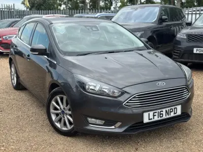 Used Ford Focus Titanium 125 HP (91 kW) 2016 Grey Hatchback