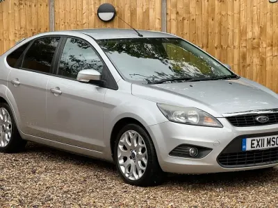 Used Ford Focus Zetec 2011 Silver Hatchback
