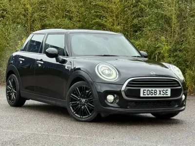 Używany Mini Cooper Hatch 136 KM (100 kW) 2018 Czarny Hatchback