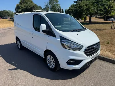 Used Ford Transit Custom Limited 130 HP (95 kW) 2022 White Van