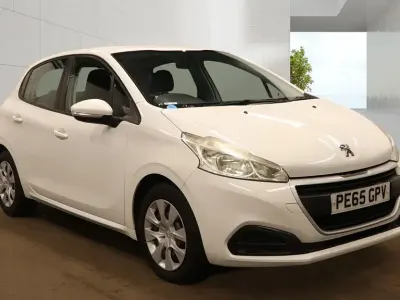 Used Peugeot 208 Access 68 HP (50 kW) 2015 White Hatchback