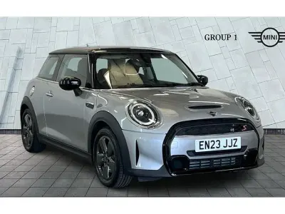 Usado Mini Cooper S Classic 192 HP (141 kW) 2023 Prateado Citadino