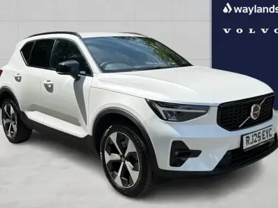 Used Volvo XC40 Plus 161 HP (118 kW) 2025 White SUV