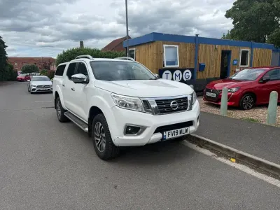 Used Nissan Navara Tekna 190 HP (139 kW) 2019 White Pickup